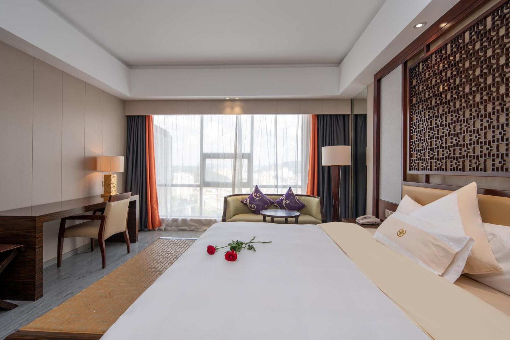 King Royal Hotel 雲浮市 エクステリア 写真