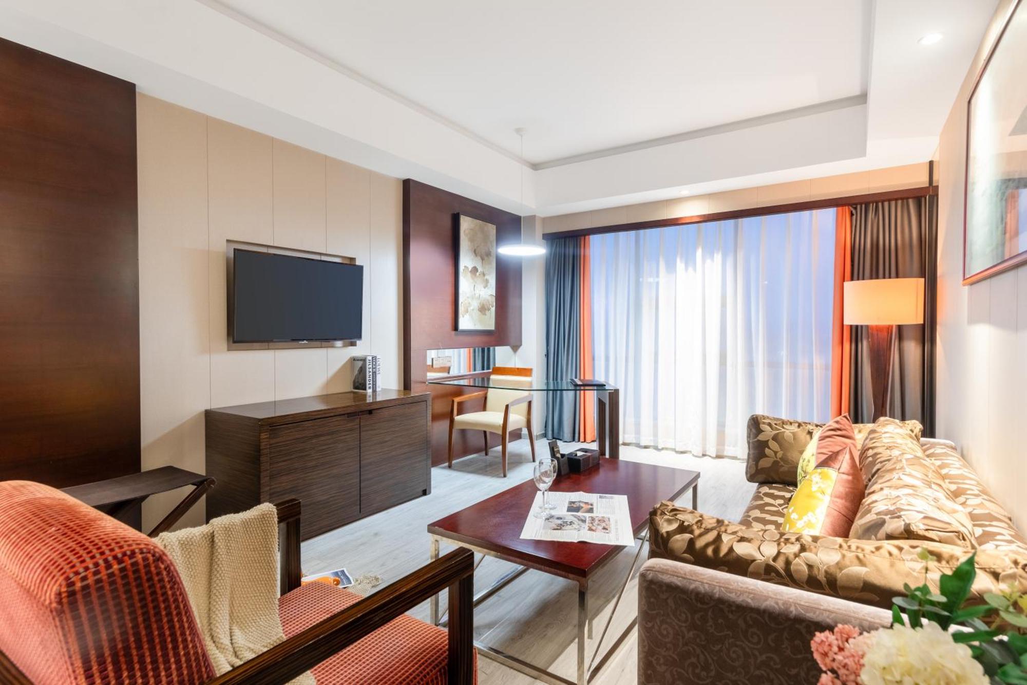 King Royal Hotel 雲浮市 エクステリア 写真