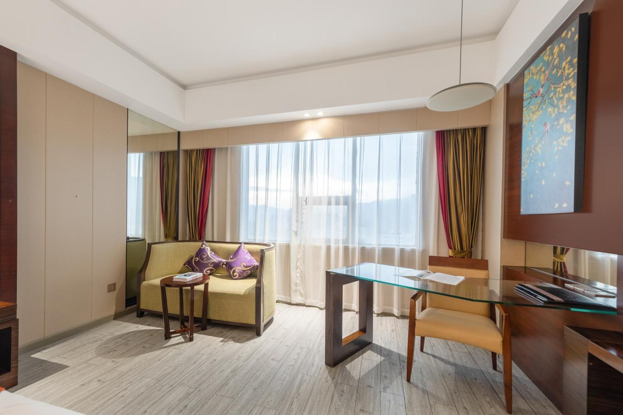 King Royal Hotel 雲浮市 エクステリア 写真