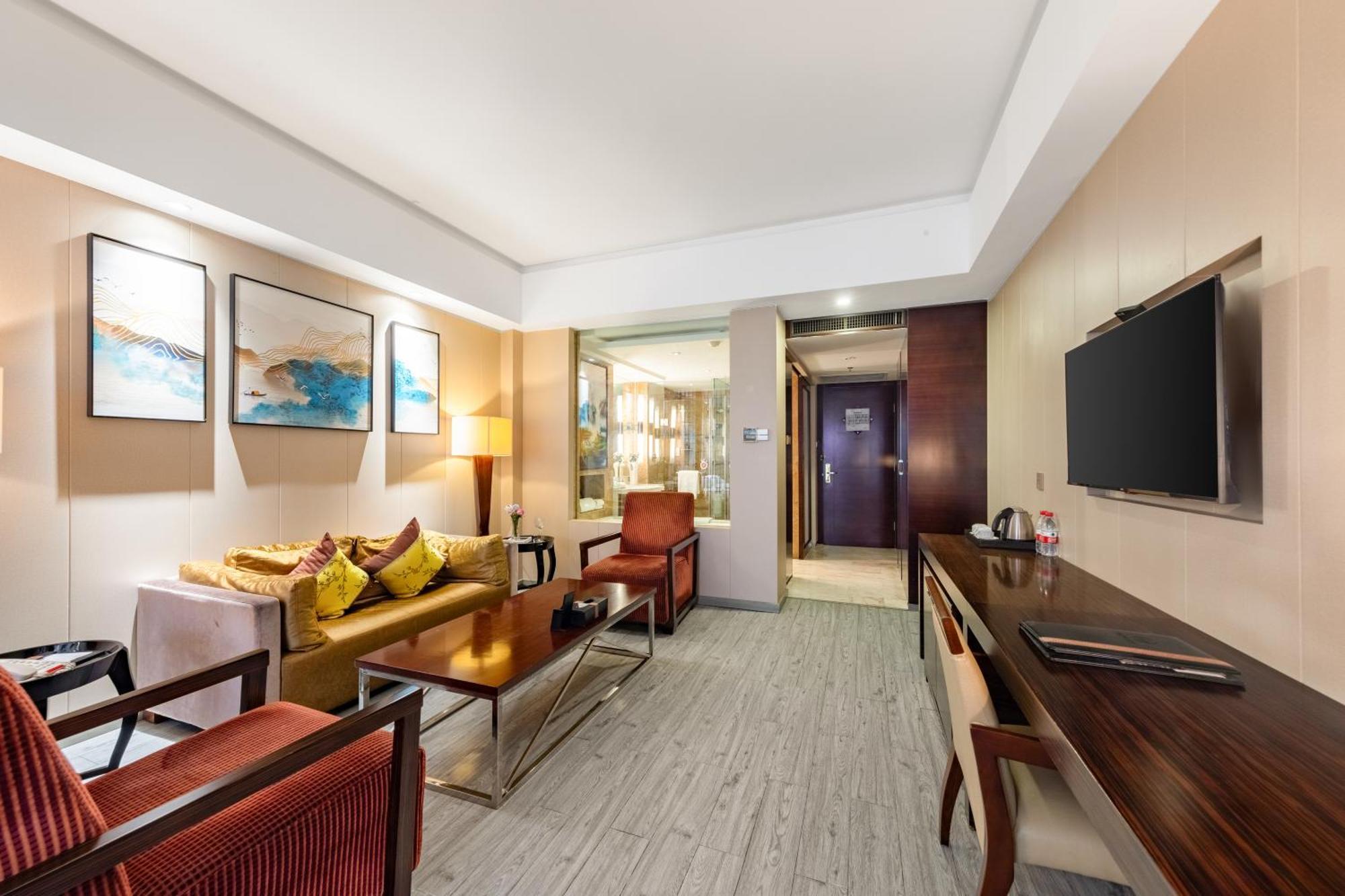 King Royal Hotel 雲浮市 エクステリア 写真